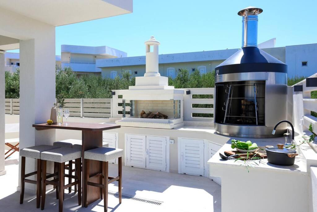 Villa Constantino With Heated Pool Kato Gouves Exterior foto